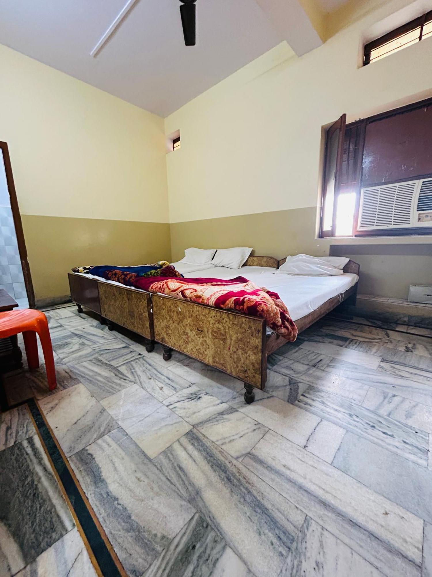 Satsang Lodge バラナシ エクステリア 写真