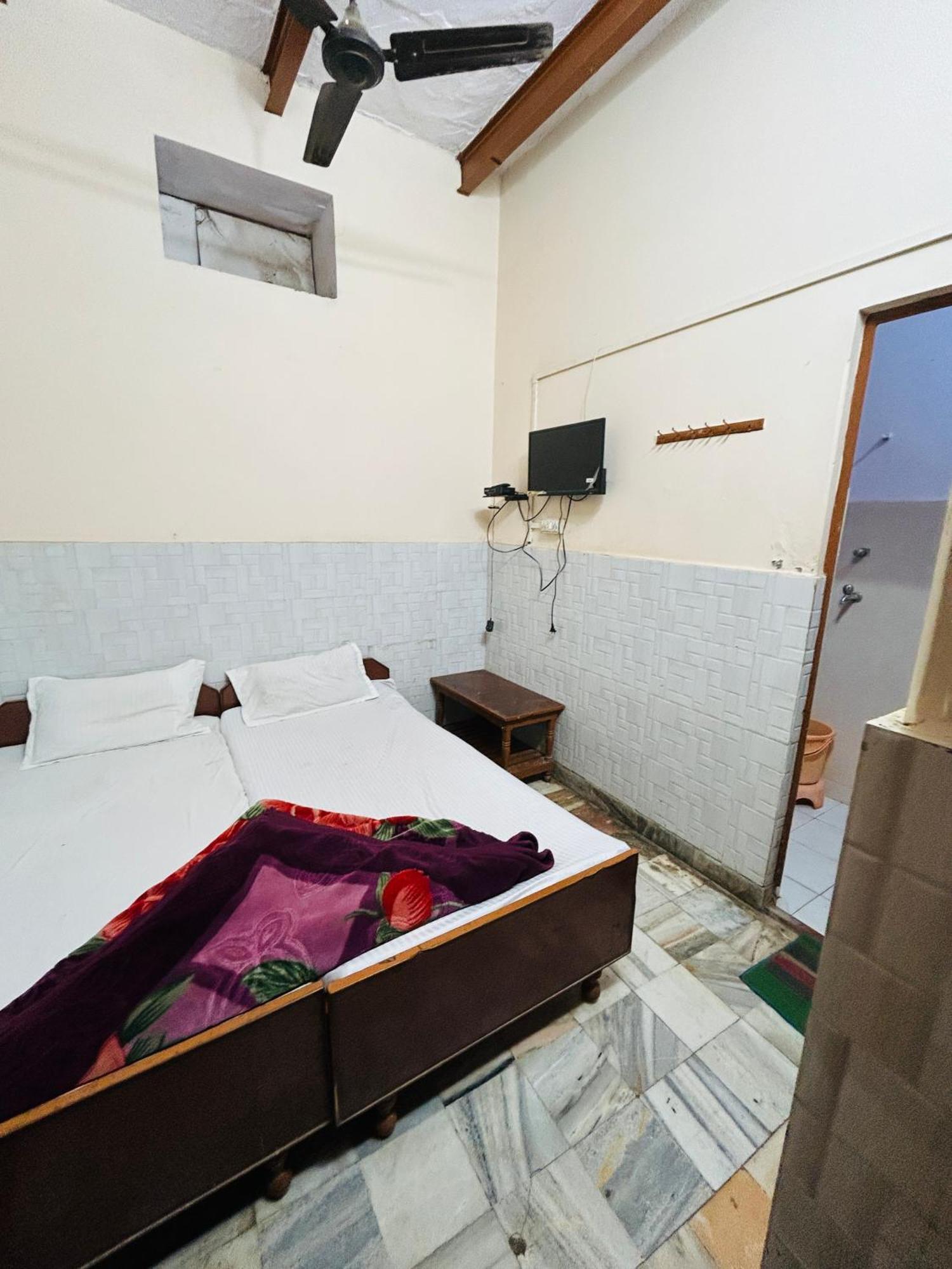 Satsang Lodge バラナシ エクステリア 写真